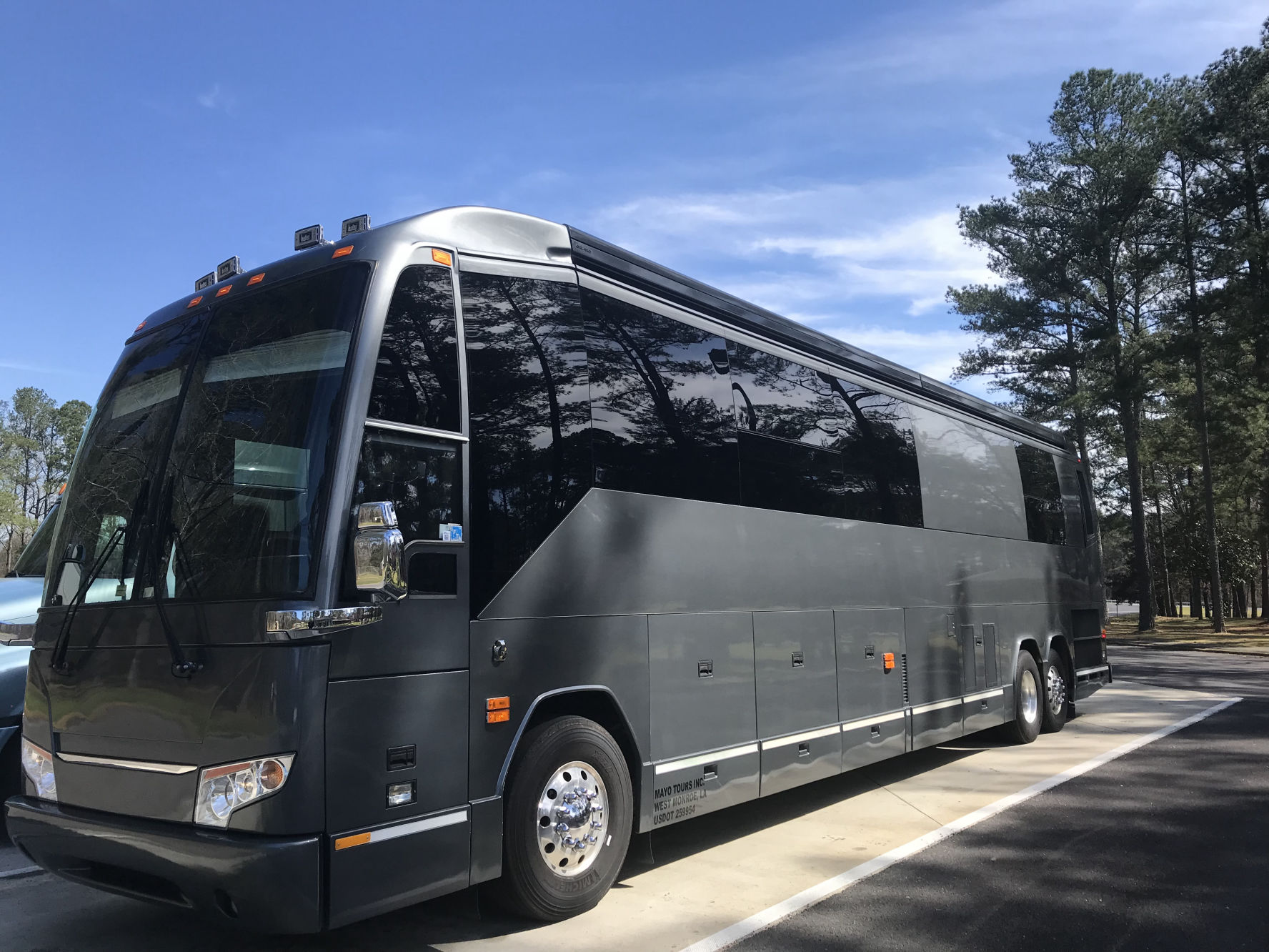 Entertainer Coach 1459, Mayo Tours, Inc